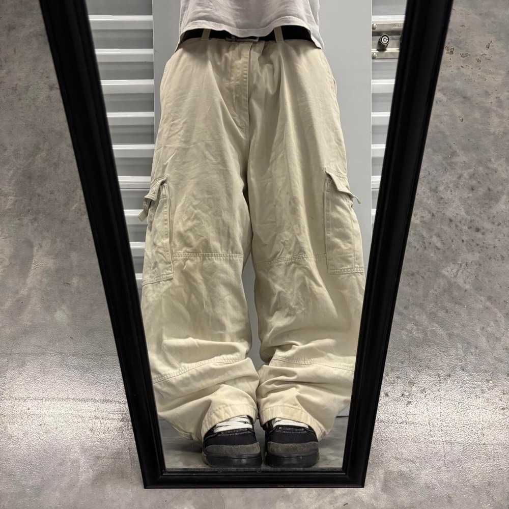 Vintage Y2K/2000s Baggy Cream Skater Style Cargo Pants! 40x26